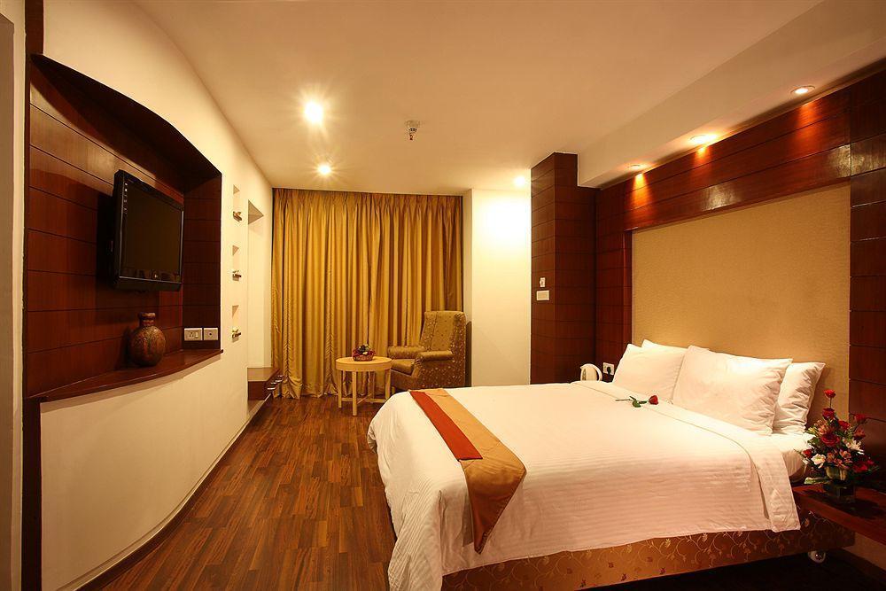 Katriya De Royal Hyderabad Exterior foto