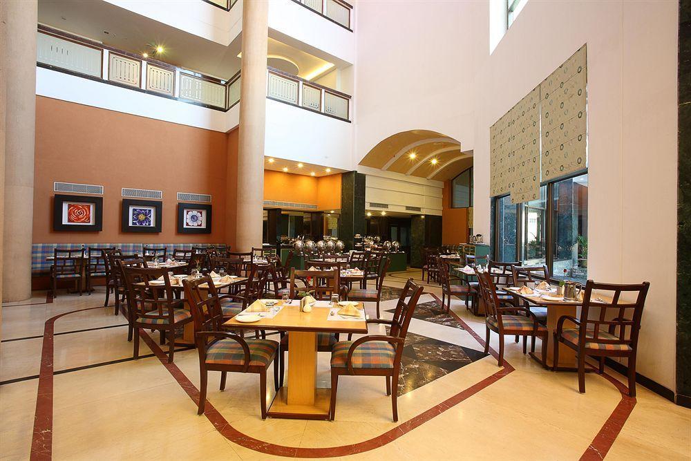 Katriya De Royal Hyderabad Exterior foto